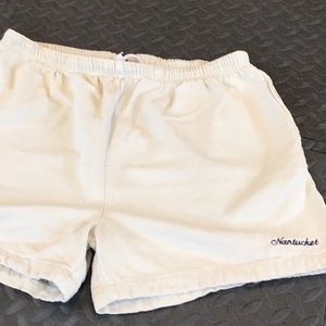 Light khaki/beige men shorts pockets on side